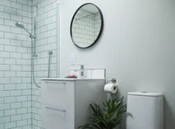 Chiswick™ No.100 13 Chiswick™ No.100 -Mylands Store Walls Chiswick No100 Light Grey Green Paint 8 3864da20 1485 471e 8a1b dea73bbd850a